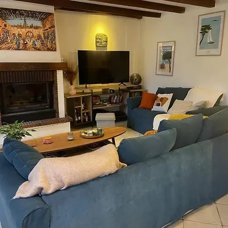 Maison Avec Piscine Et Jacuzzi En Briere فيلة